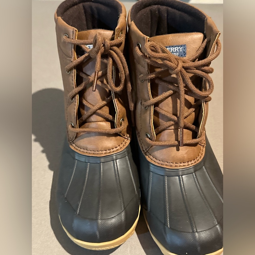 Sperry boots. Youth size 5. Excellent condition. Worn once.